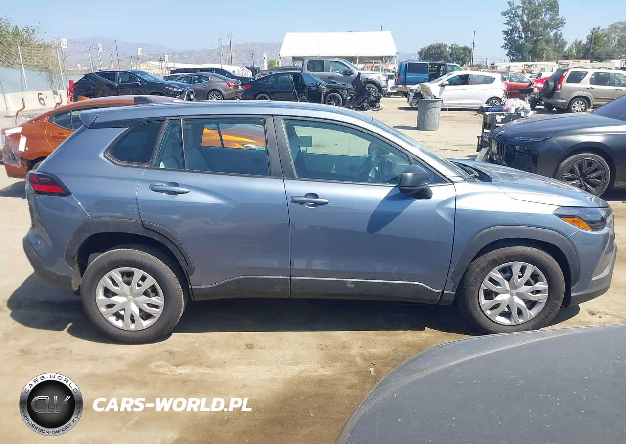 2026 Toyota Corolla Cross L VIN:7MUAAAAGXTV201396 - 14