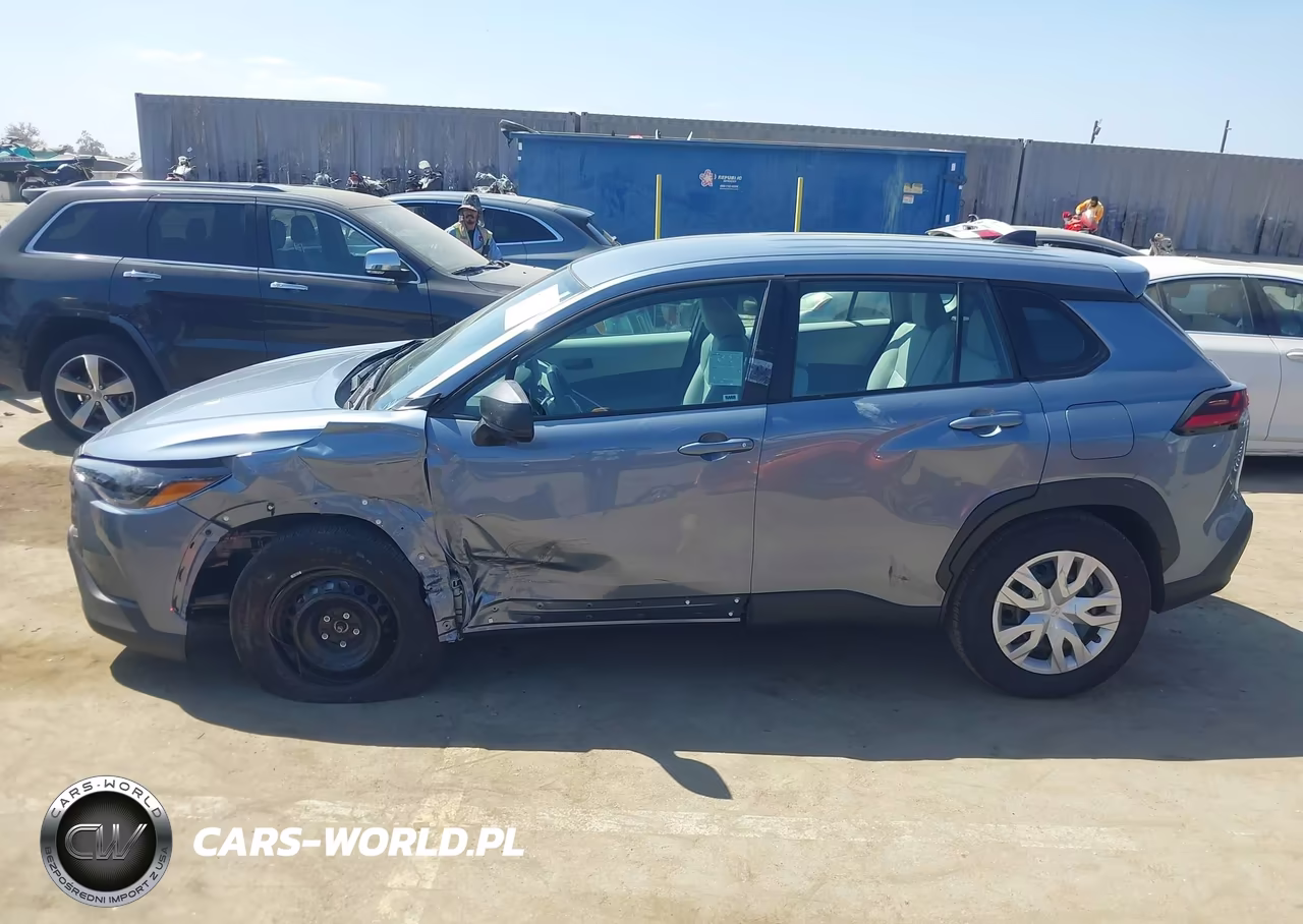 2026 Toyota Corolla Cross L VIN:7MUAAAAGXTV201396 - 15