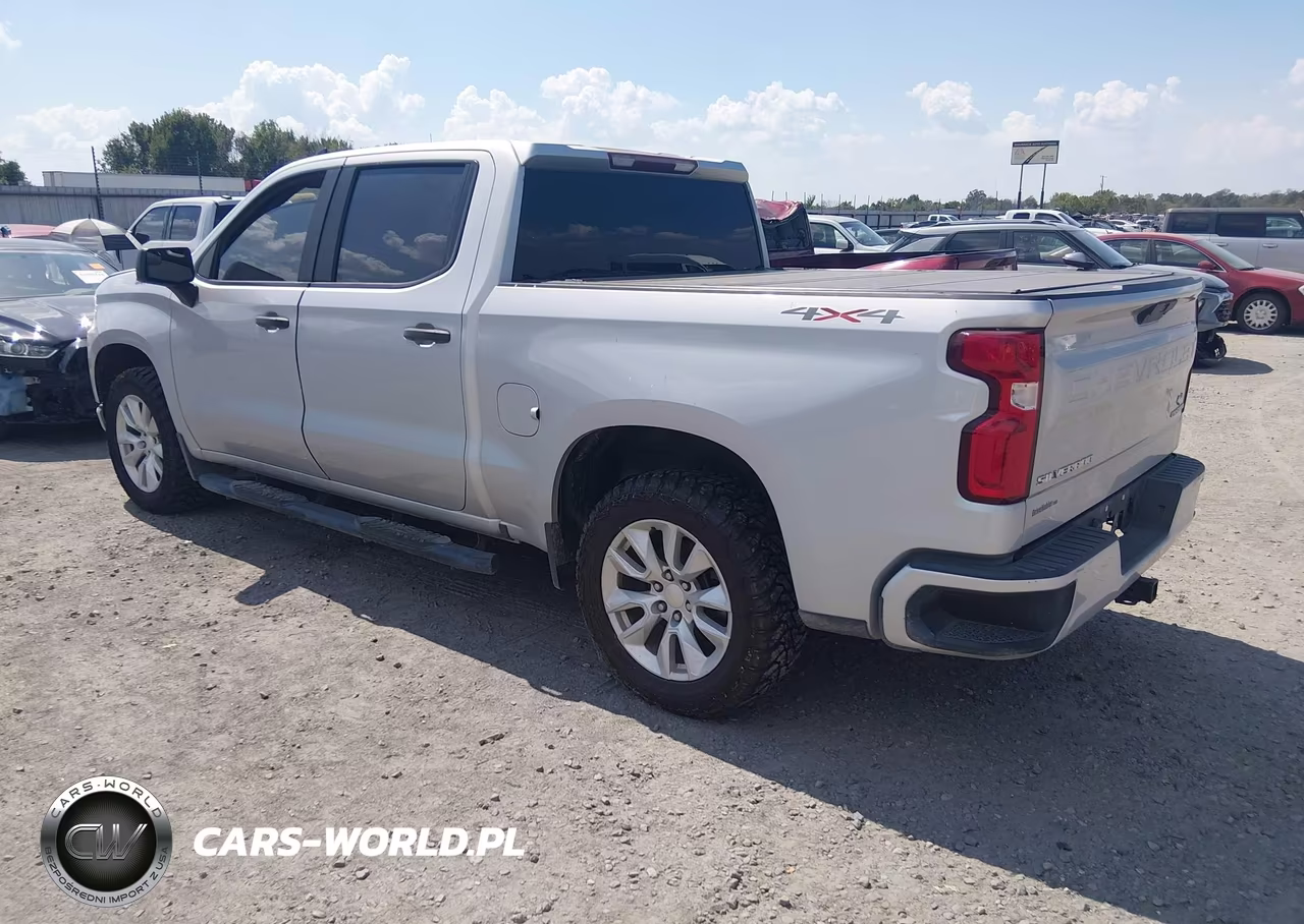 2021 Chevrolet Silverado 1500 4Wd Short Bed Custom VIN:1GCPYBEK2MZ126746 - 3