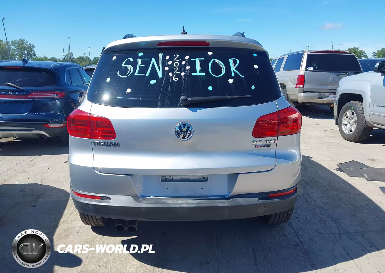 2016 Volkswagen Tiguan S VIN:WVGBV7AX8GW569888 - 16