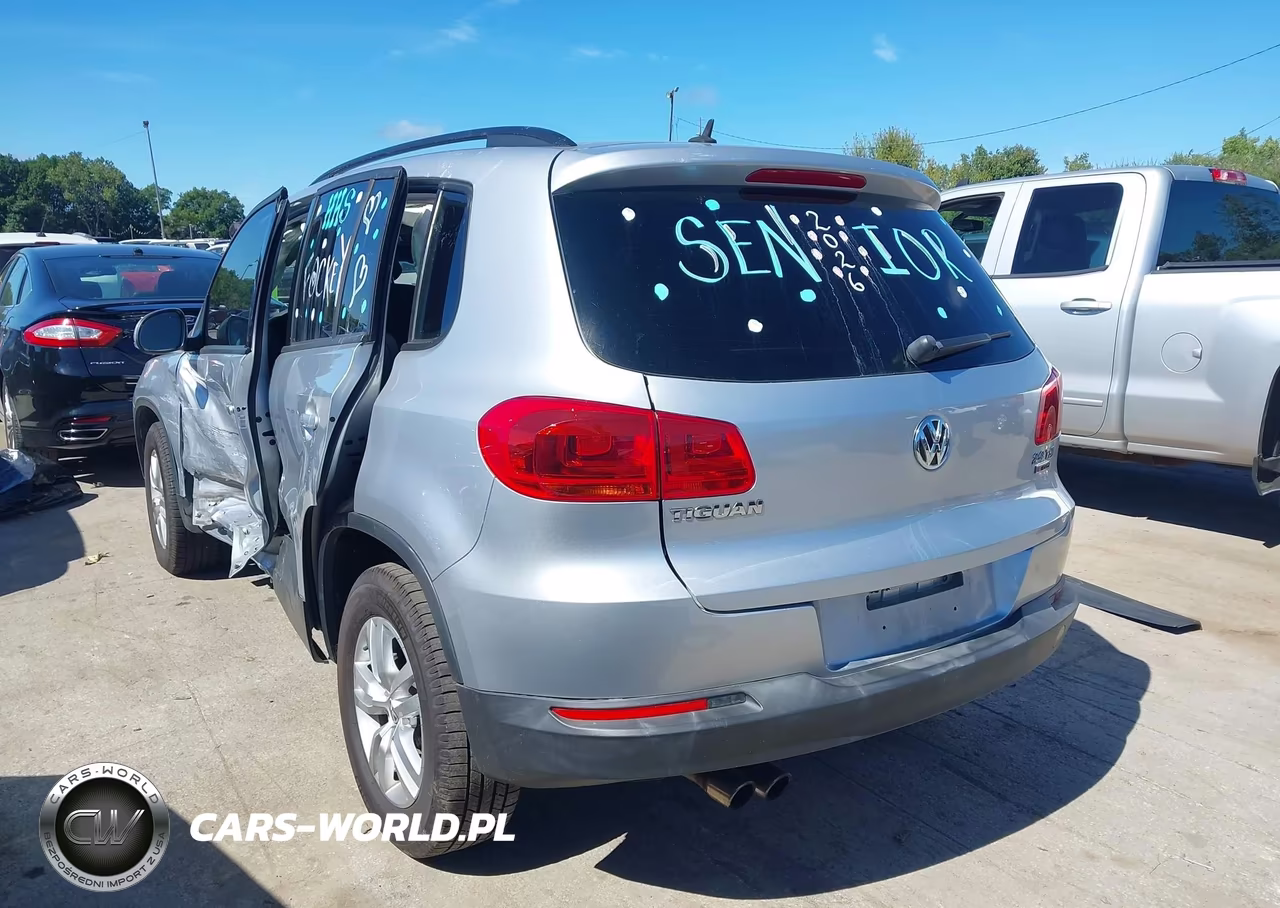 2016 Volkswagen Tiguan S VIN:WVGBV7AX8GW569888 - 3