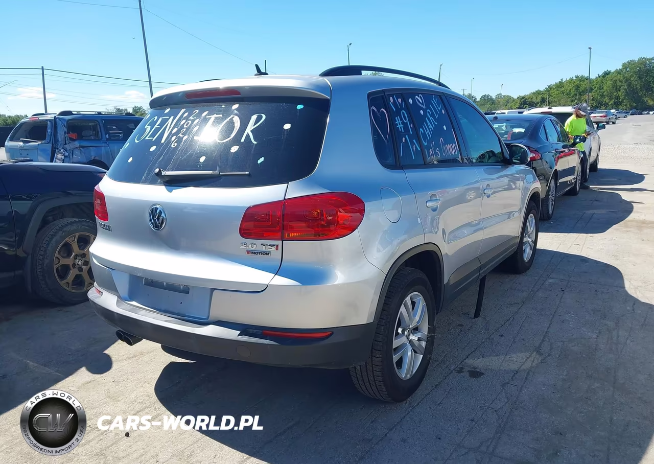 2016 Volkswagen Tiguan S VIN:WVGBV7AX8GW569888 - 4
