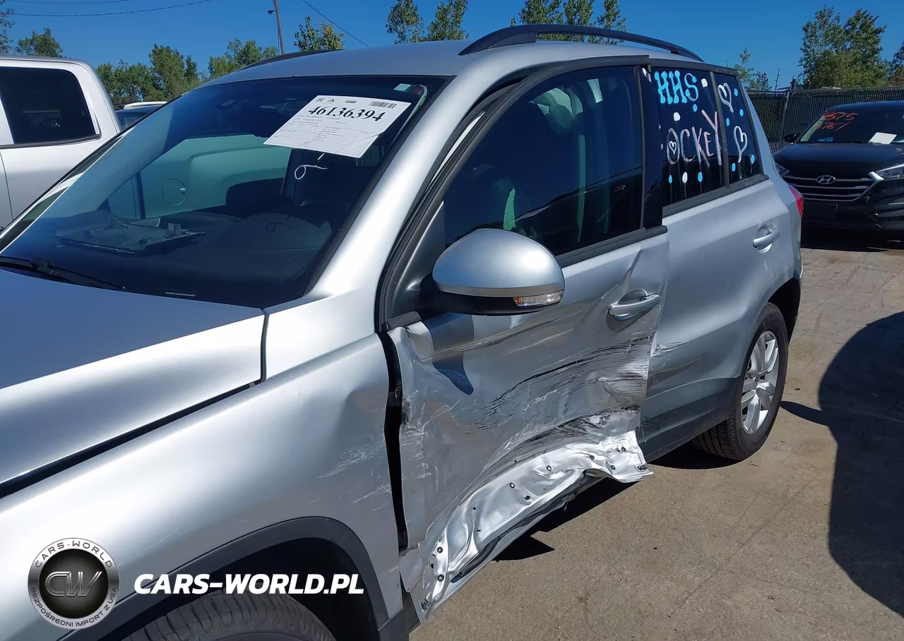 2016 Volkswagen Tiguan S VIN:WVGBV7AX8GW569888 - 6
