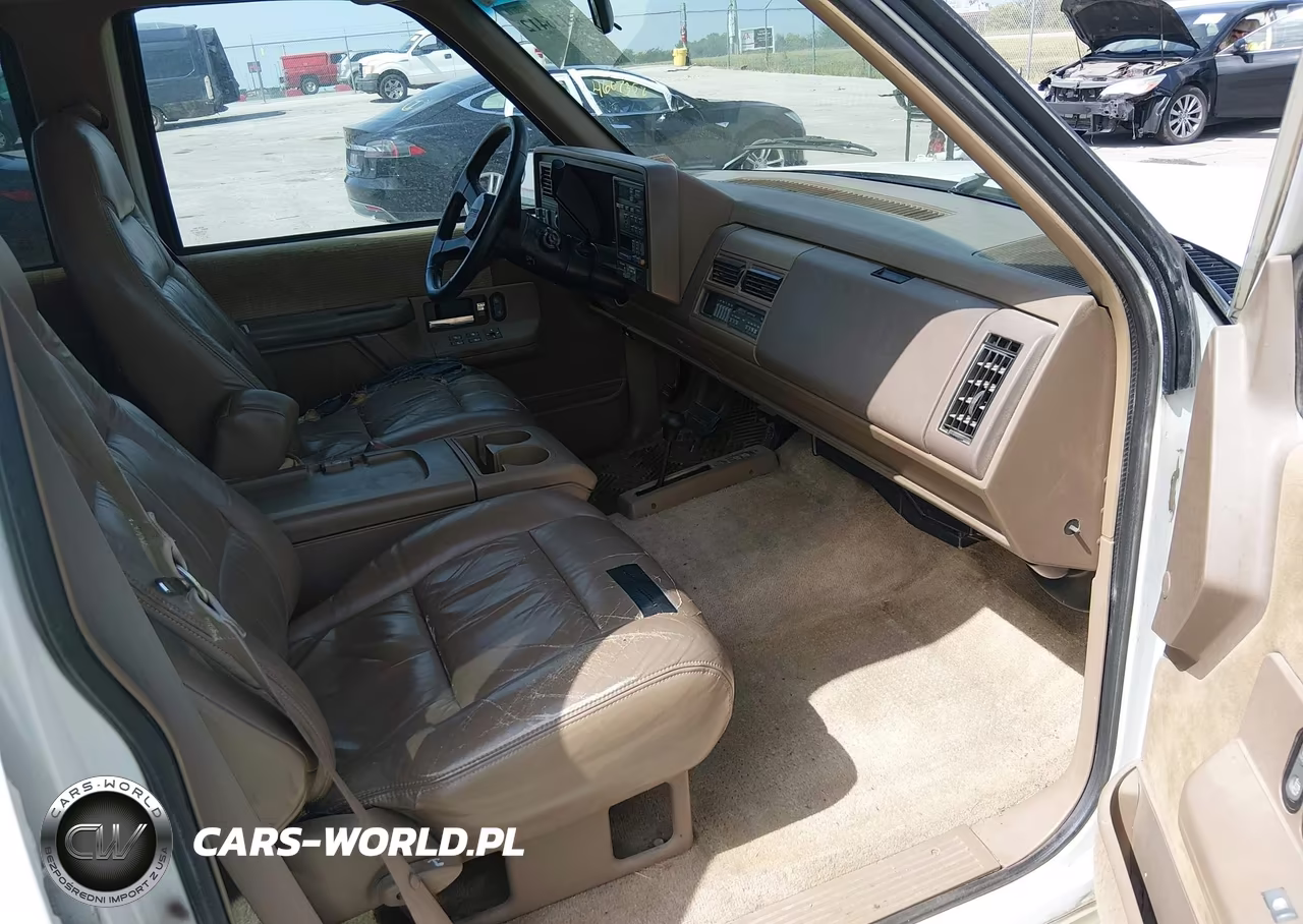 1994 Chevrolet Suburban K1500 VIN:1GNFK16K4RJ330886 - 5