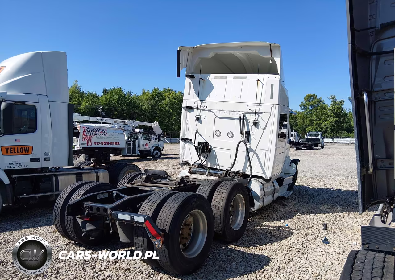 2020 International Lt VIN:3HSDZAPR4LN883279 - 4