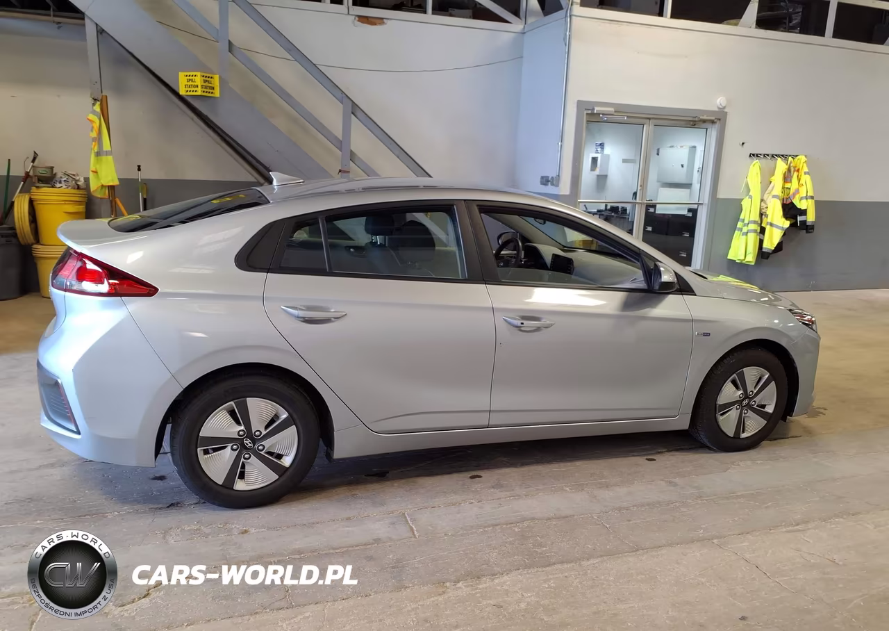 2020 Hyundai Ioniq Hybrid Blue VIN:KMHC65LC3LU220966 - 15