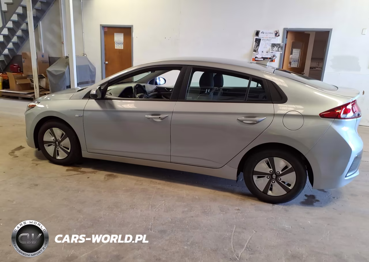 2020 Hyundai Ioniq Hybrid Blue VIN:KMHC65LC3LU220966 - 16