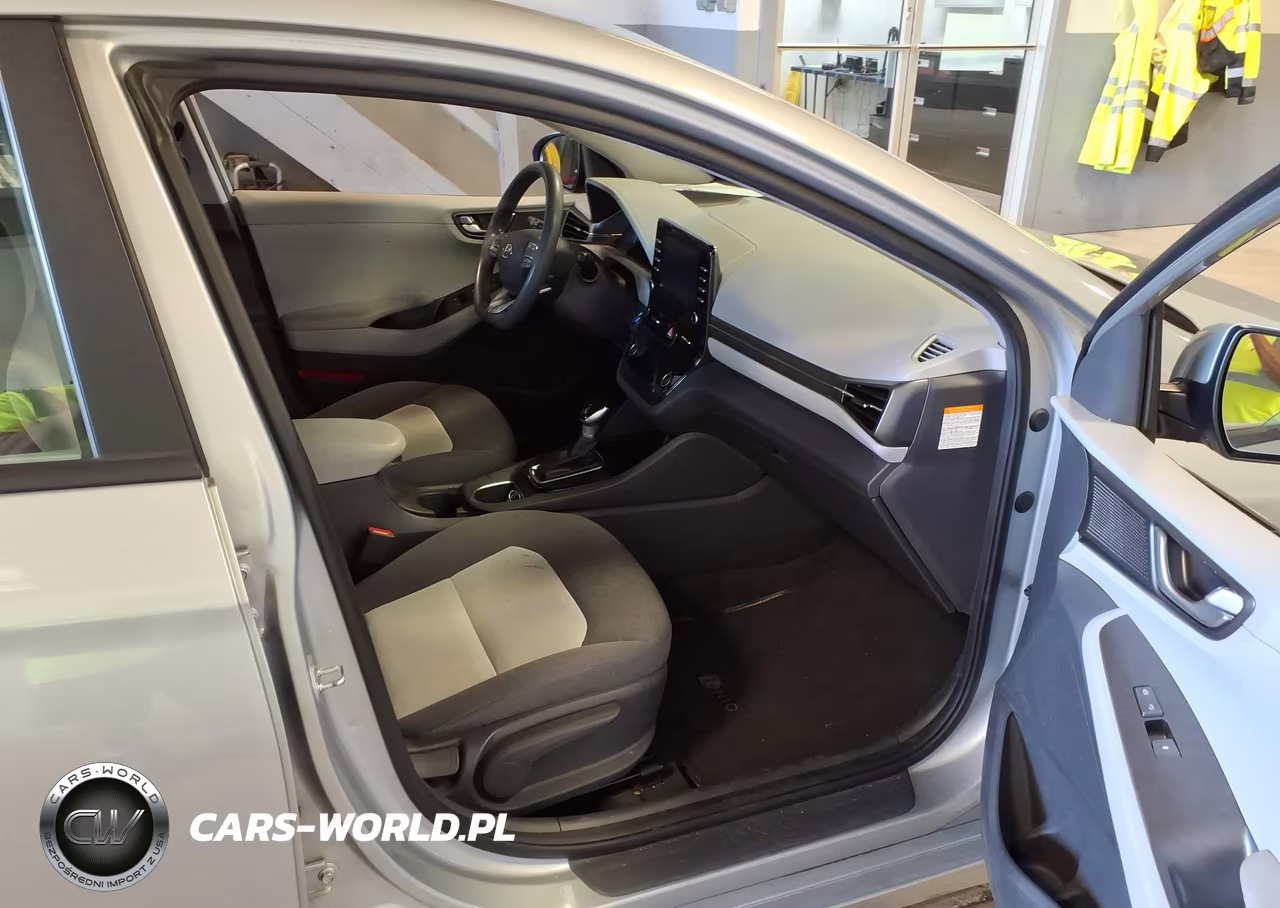 2020 Hyundai Ioniq Hybrid Blue VIN:KMHC65LC3LU220966 - 5