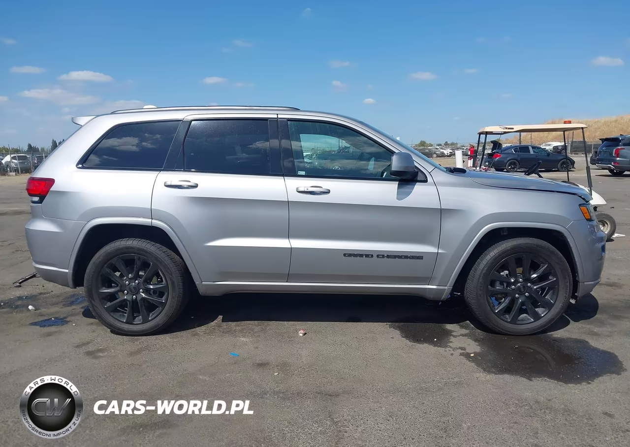 2018 Jeep Grand Cherokee Altitude 4X2 VIN:1C4RJEAG1JC408035 - 14