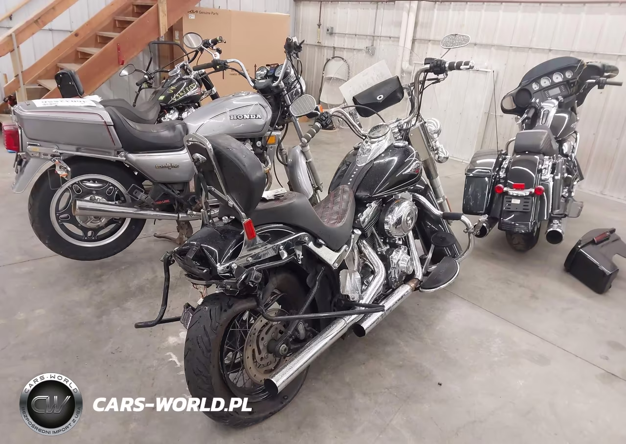 2011 Harley-Davidson Flstc VIN:1HD1BW515BB010581 - 4