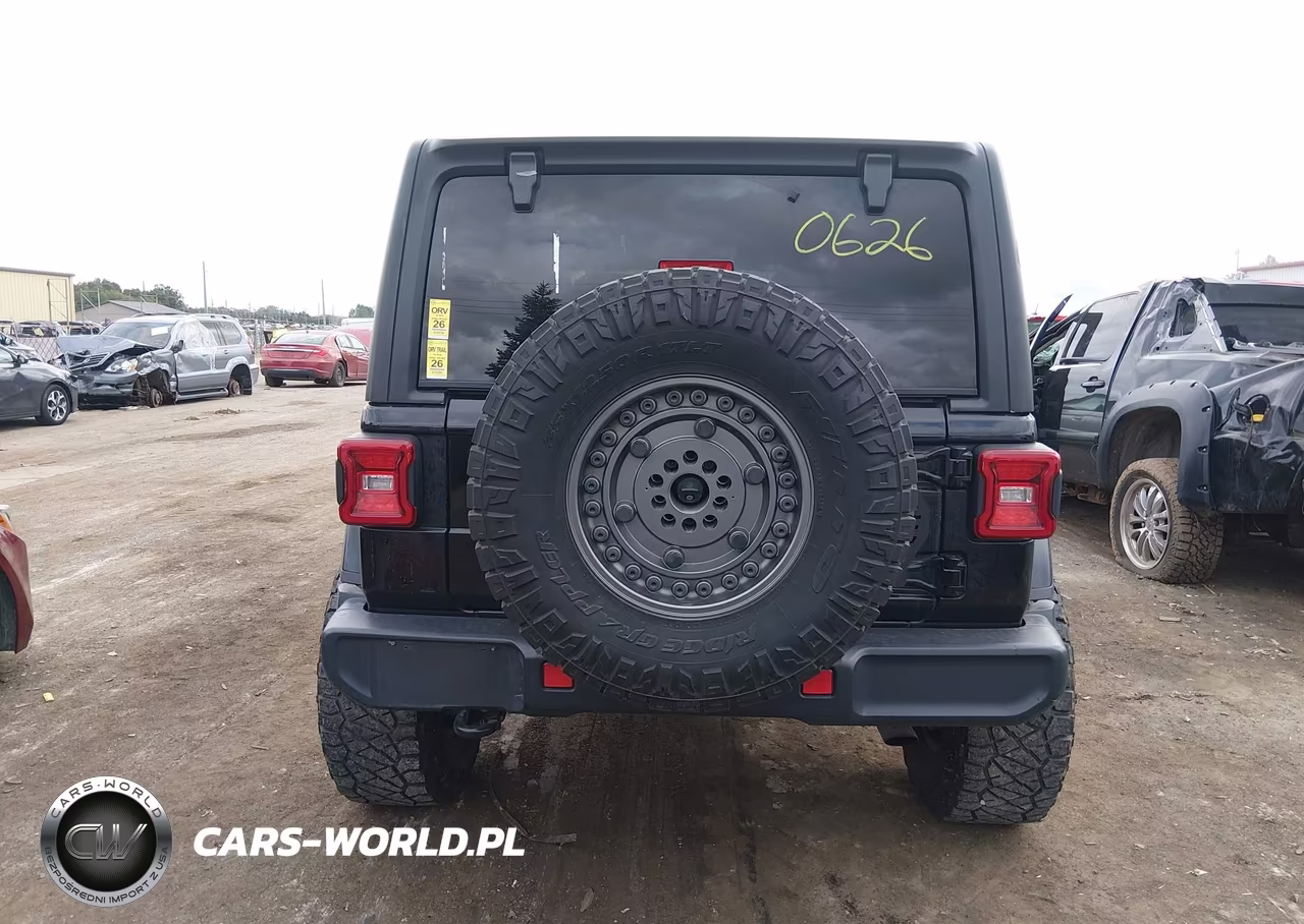 2018 Jeep Wrangler Unlimited Sahara 4X4 VIN:1C4HJXEG0JW184952 - 16