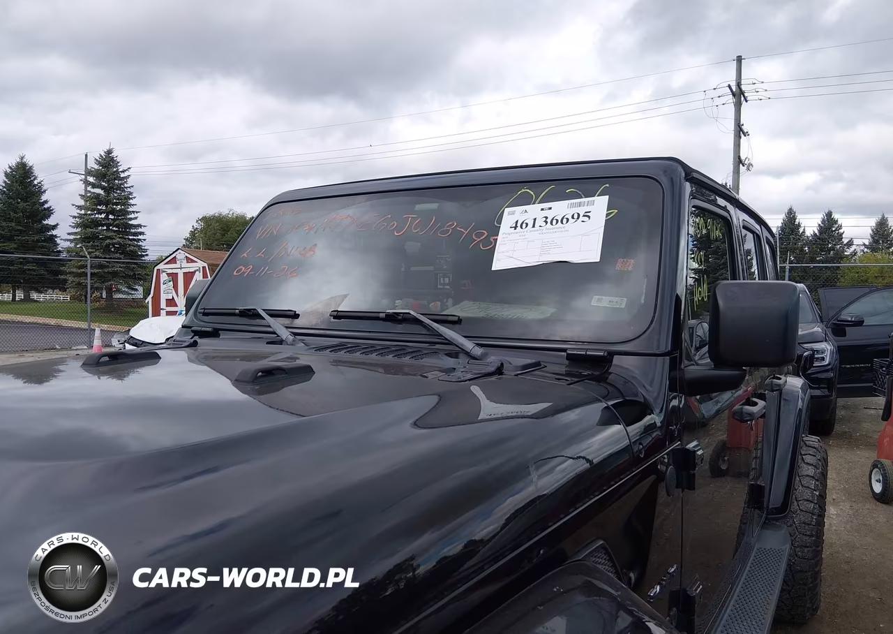 2018 Jeep Wrangler Unlimited Sahara 4X4 VIN:1C4HJXEG0JW184952 - 6