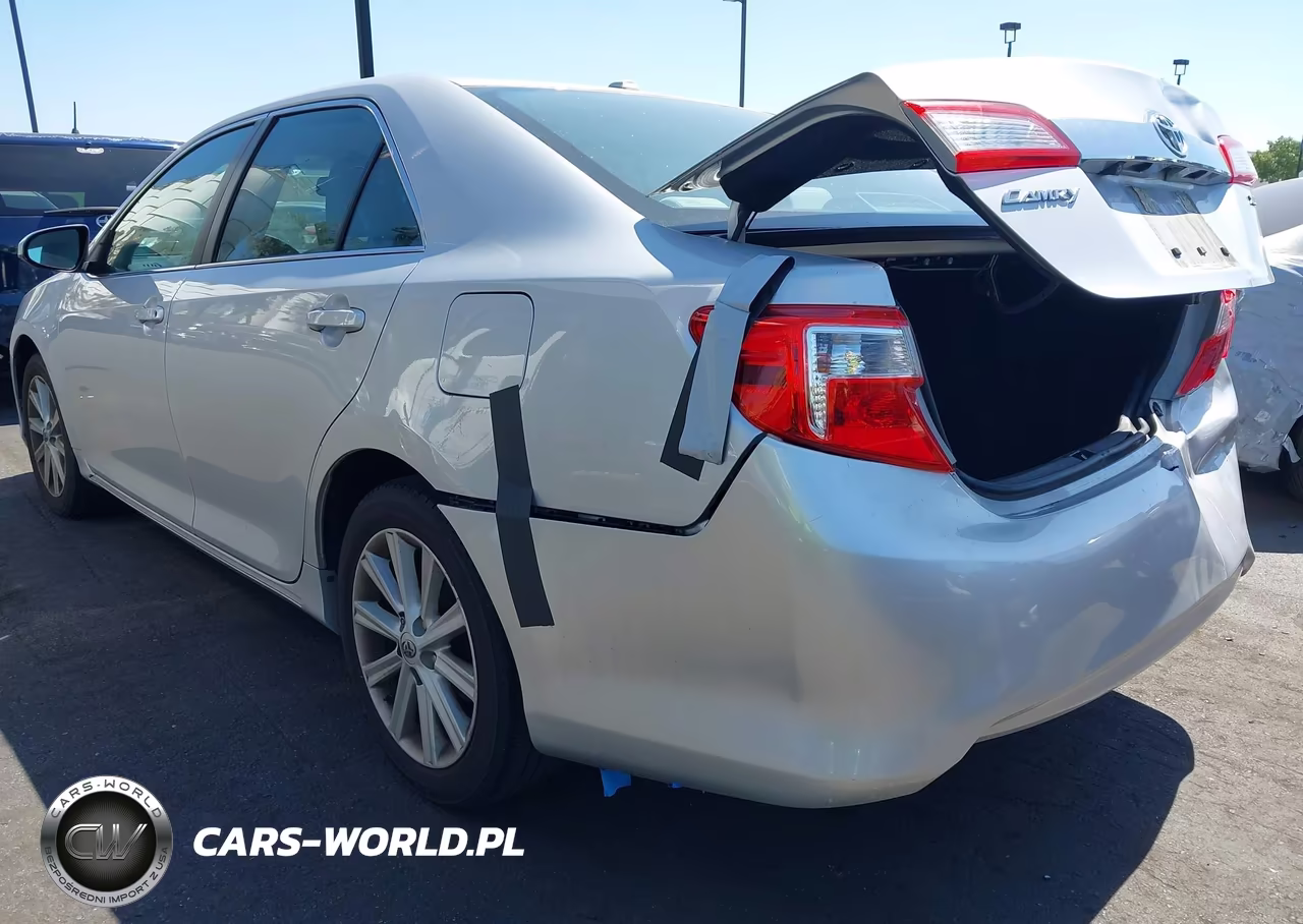 2014 Toyota Camry Xle VIN:4T4BF1FK7ER358283 - 3