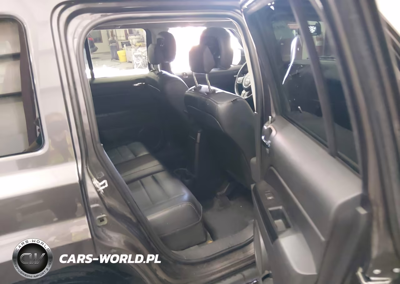 2017 Jeep Patriot High Altitude 4X4 VIN:1C4NJRFB9HD113840 - 8