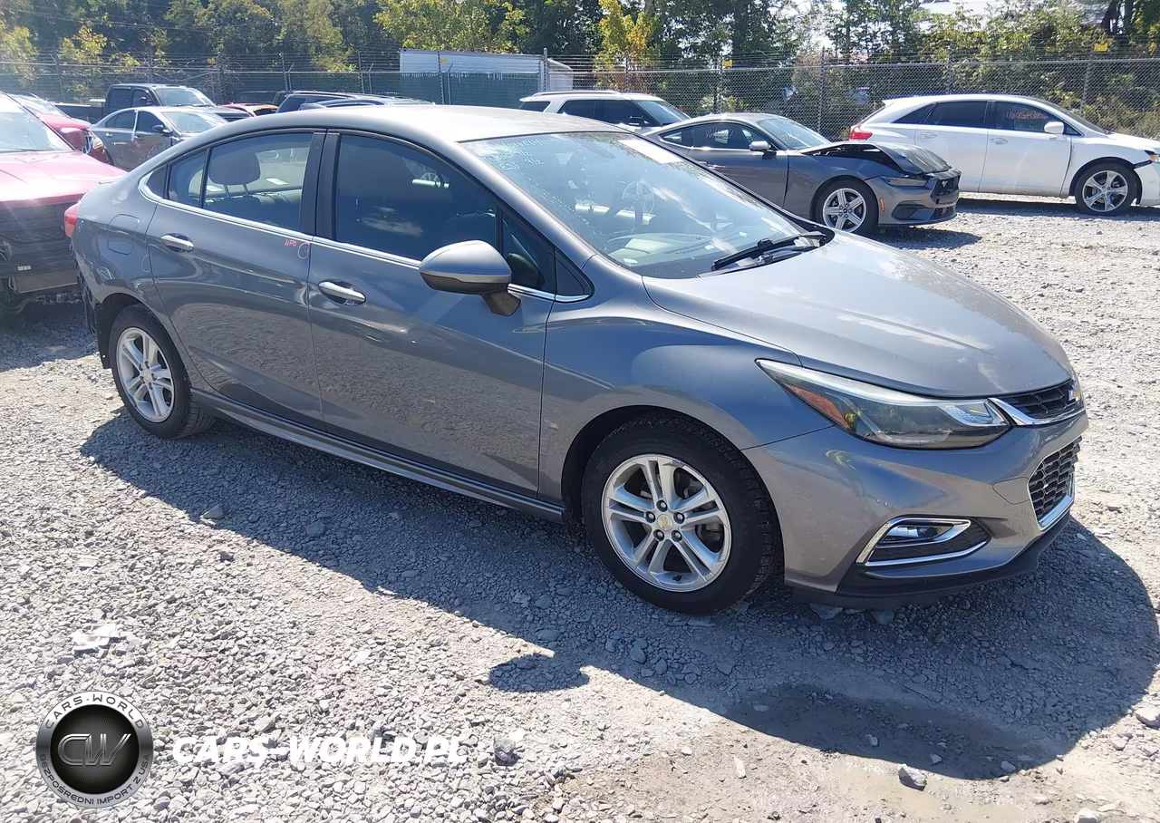 2018 Chevrolet Cruze Lt Auto – zdjęcie 1 z 17