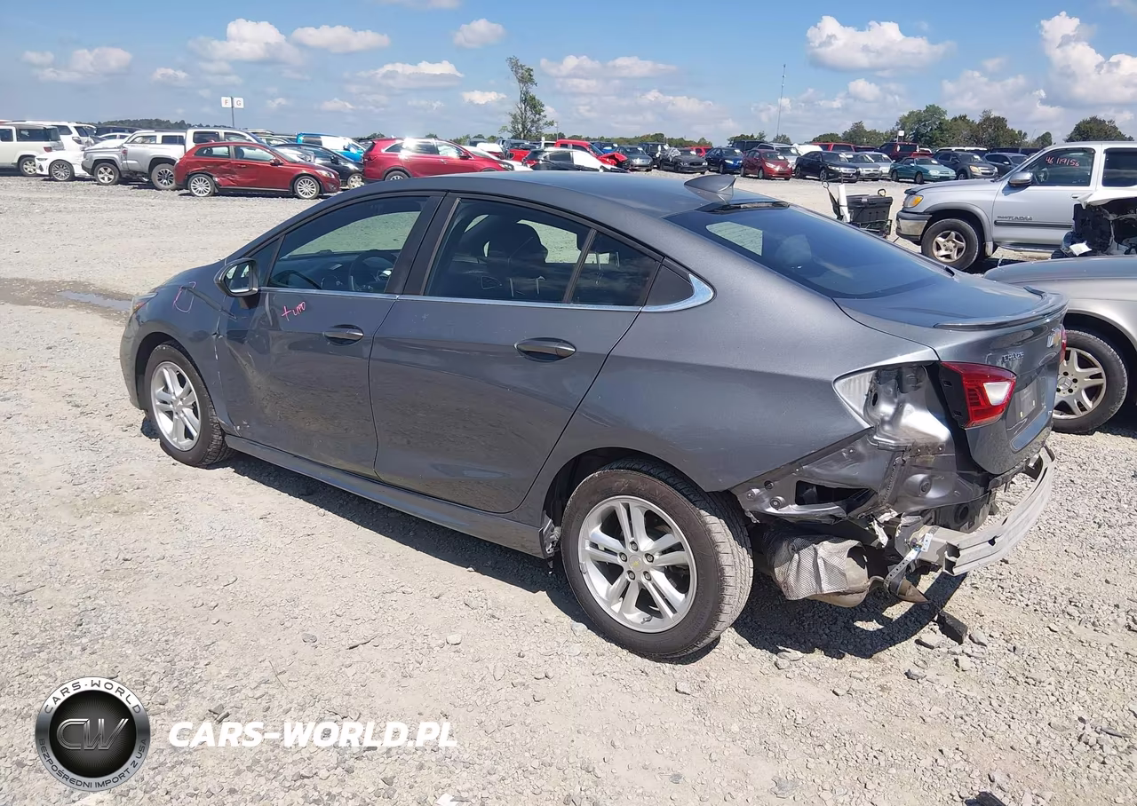 2018 Chevrolet Cruze Lt Auto VIN:1G1BE5SM6J7144161 - 3