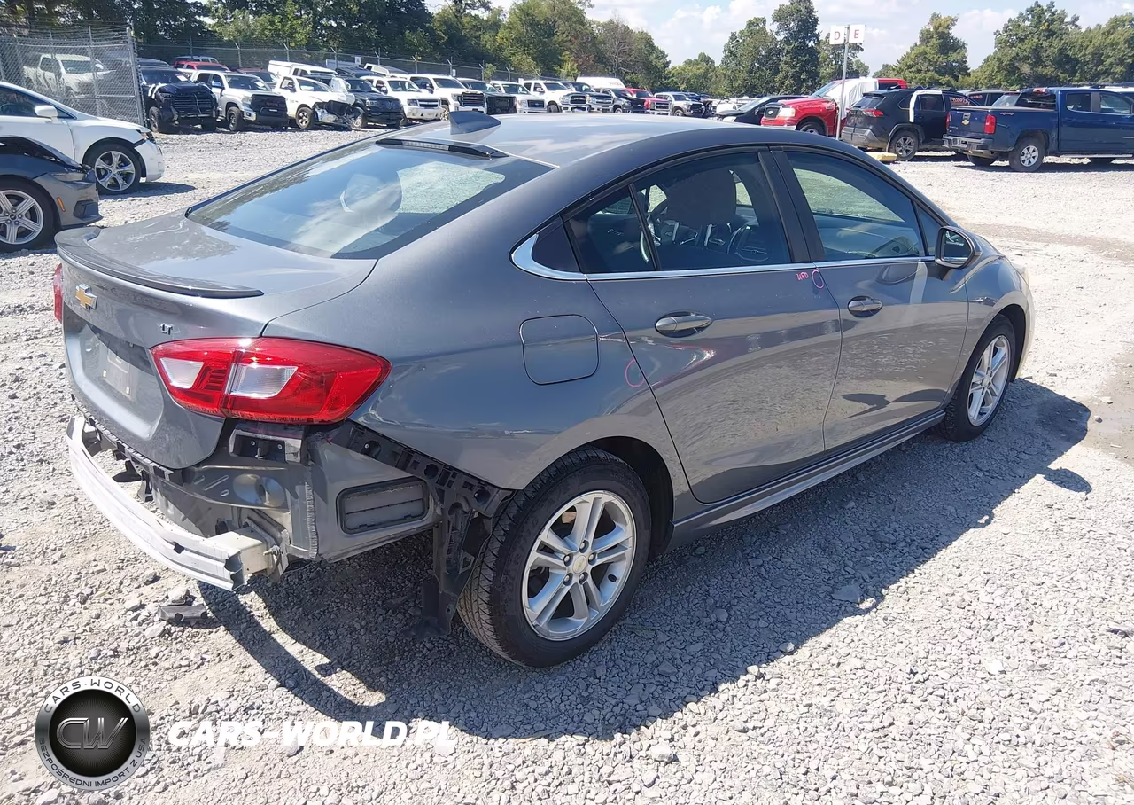 2018 Chevrolet Cruze Lt Auto VIN:1G1BE5SM6J7144161 - 4