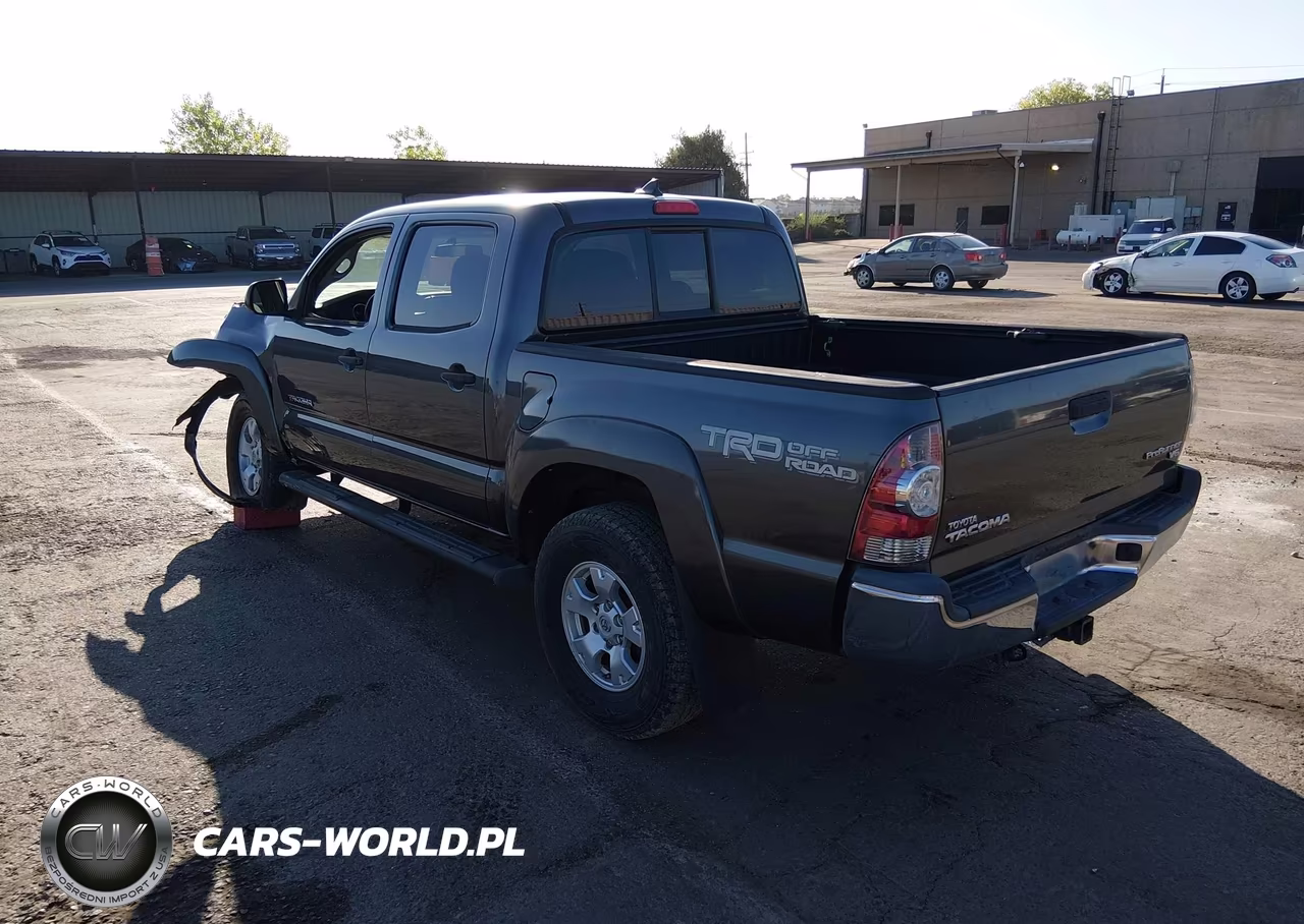 2014 Toyota Tacoma Prerunner V6 VIN:3TMJU4GN3EM170908 - 3