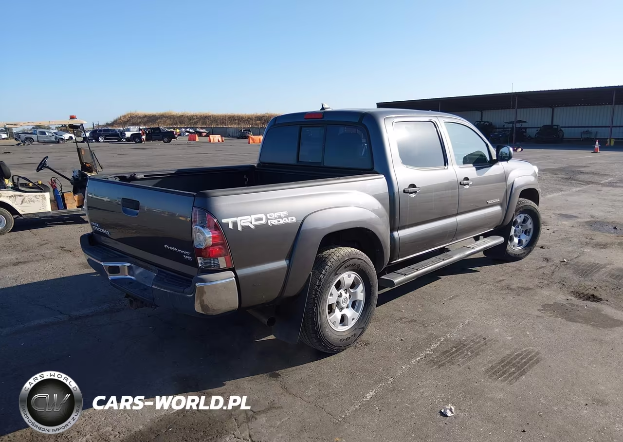2014 Toyota Tacoma Prerunner V6 VIN:3TMJU4GN3EM170908 - 4