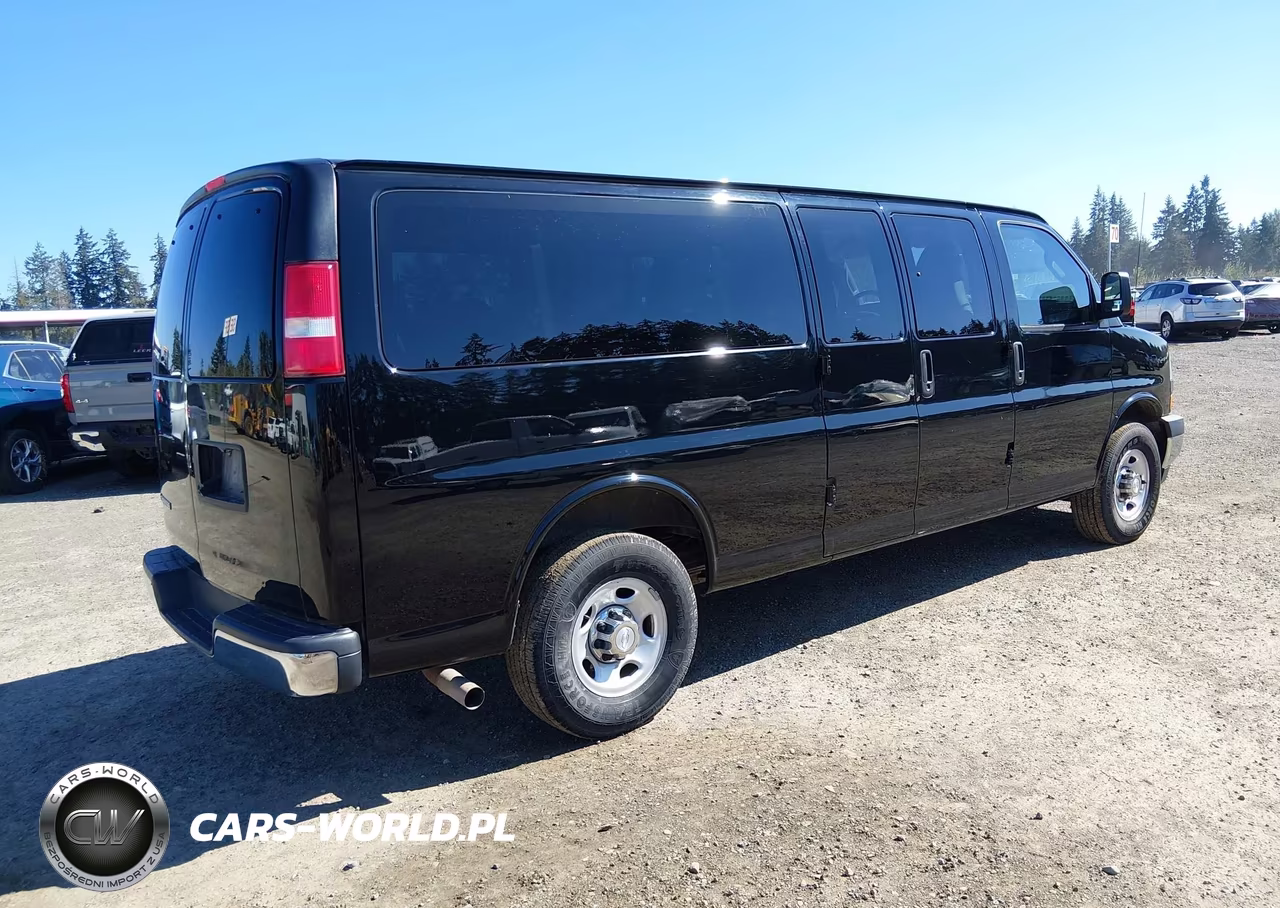 2018 Chevrolet Express 3500 Lt VIN:1GAZGPFG0J1299817 - 4
