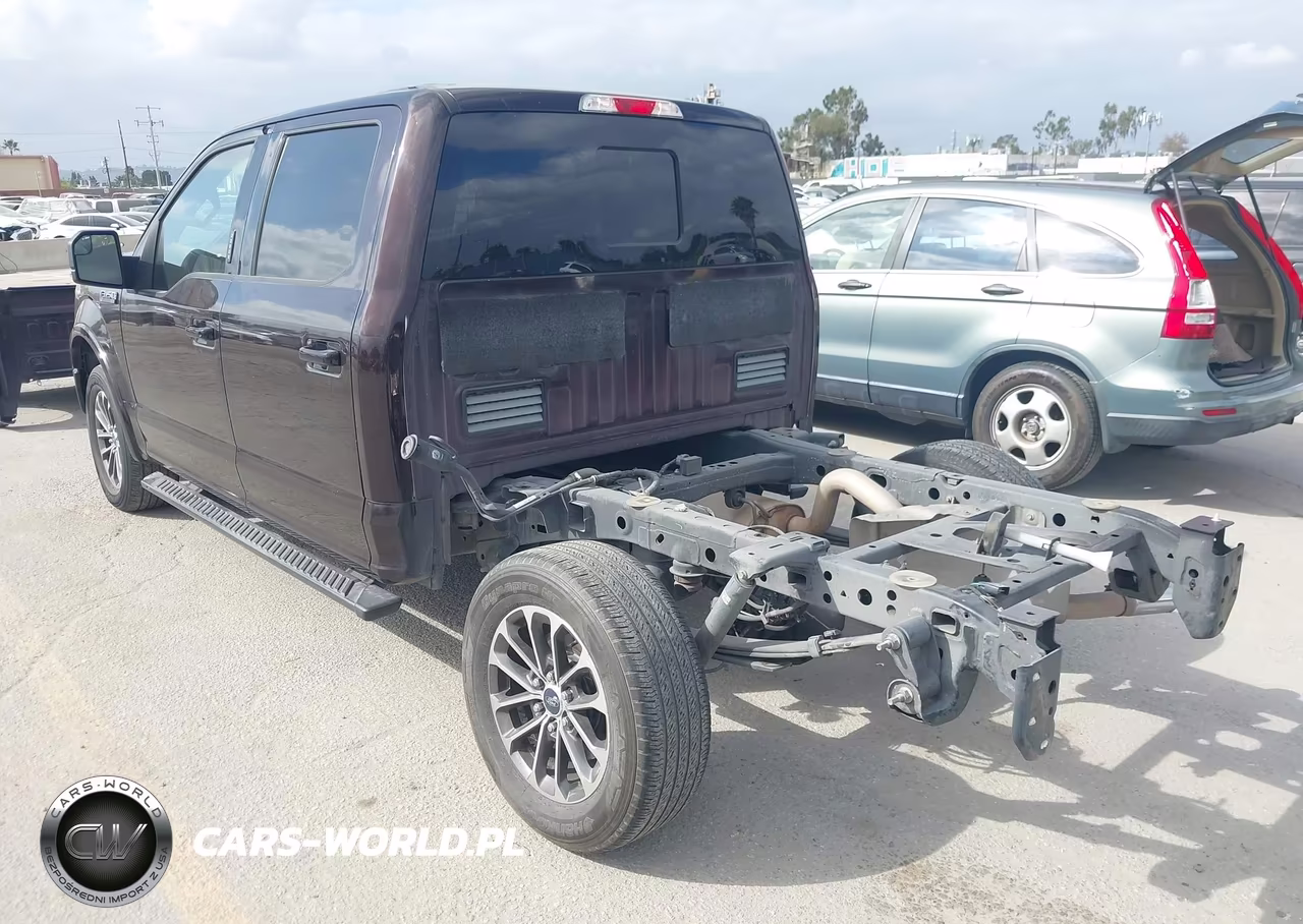 2018 Ford F-150 Xlt VIN:1FTEW1CG4JKC53900 - 3
