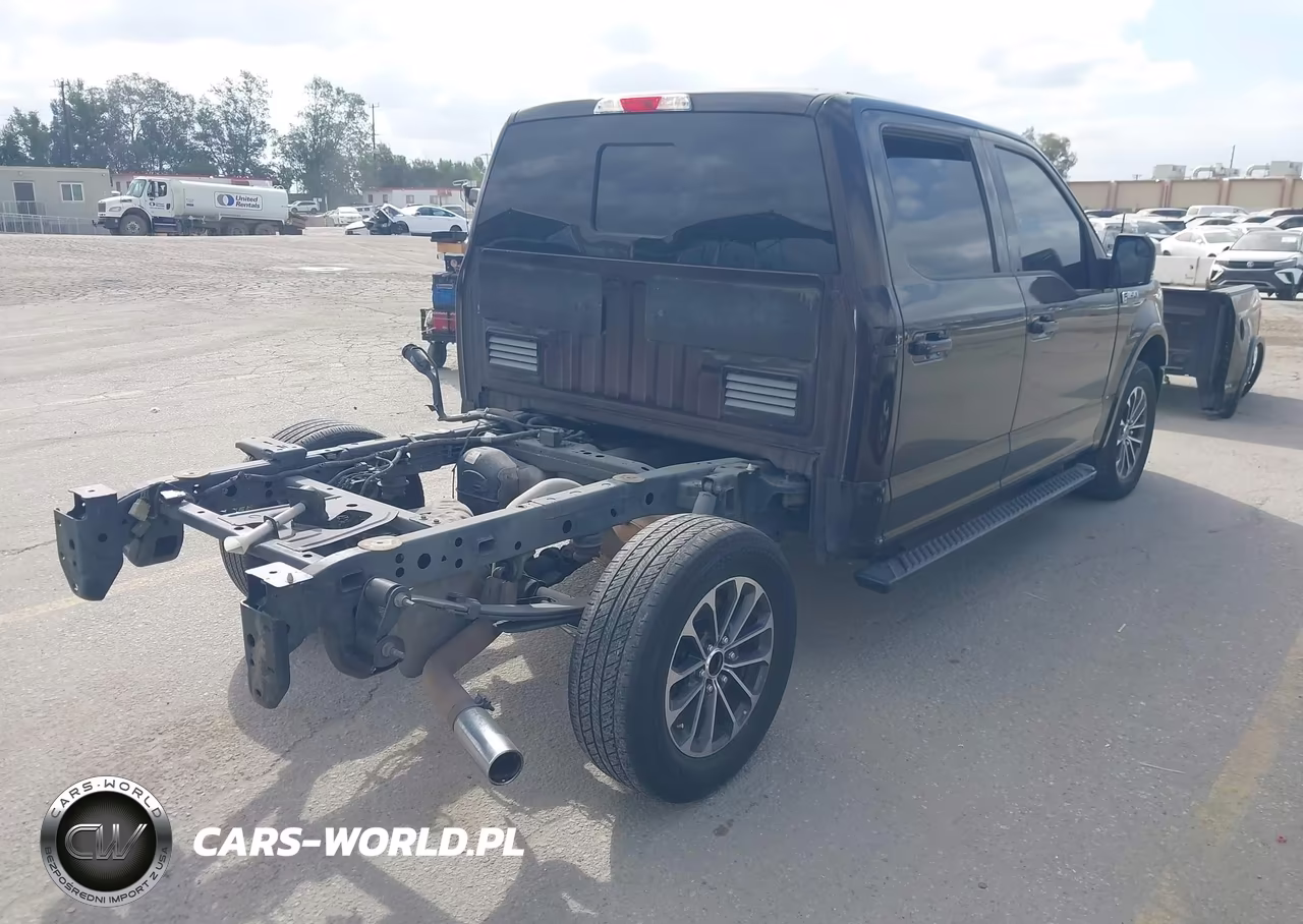 2018 Ford F-150 Xlt VIN:1FTEW1CG4JKC53900 - 4