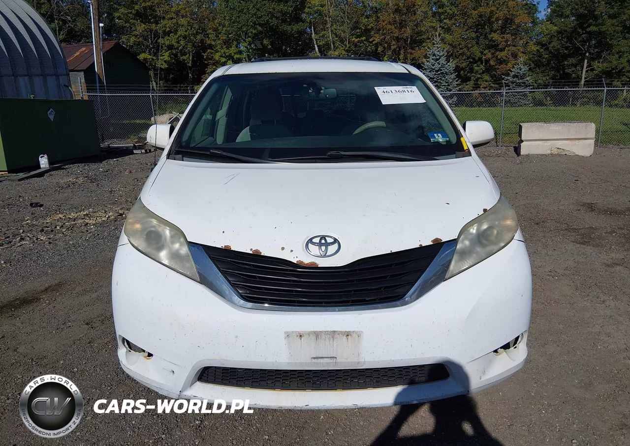 2013 Toyota Sienna Le V6 8 Passenger VIN:5TDKK3DC2DS329908 - 12