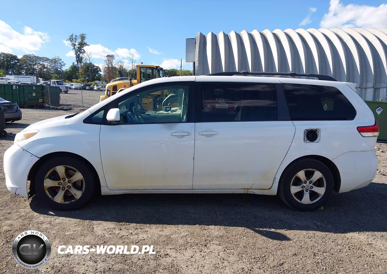 2013 Toyota Sienna Le V6 8 Passenger VIN:5TDKK3DC2DS329908 - 14