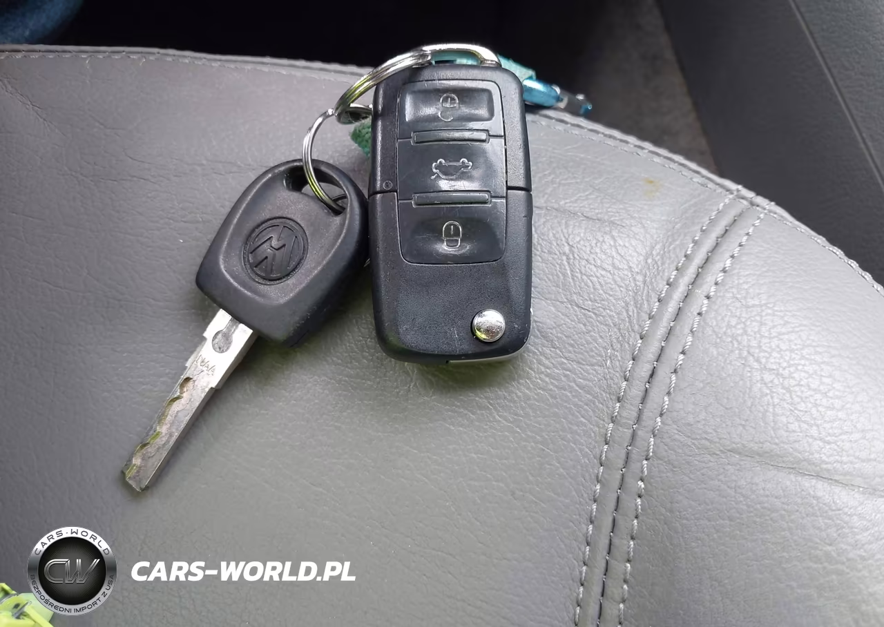 2003 Volkswagen Passat Glx VIN:WVWYH63B13E314601 - 11