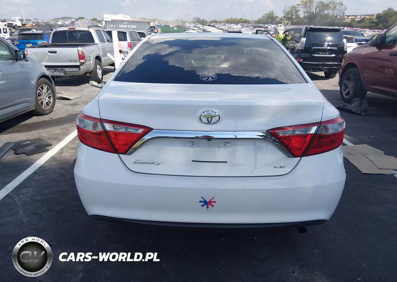 2015 Toyota Camry Le VIN:4T4BF1FK9FR454014 - 16