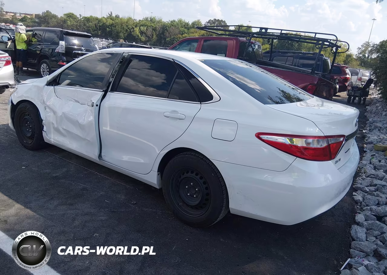 2015 Toyota Camry Le VIN:4T4BF1FK9FR454014 - 3