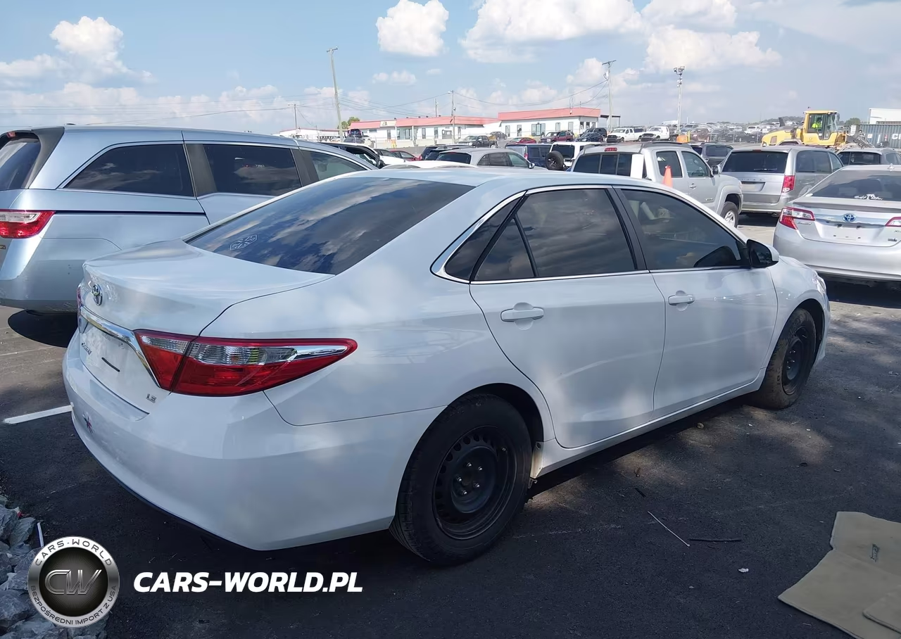 2015 Toyota Camry Le VIN:4T4BF1FK9FR454014 - 4