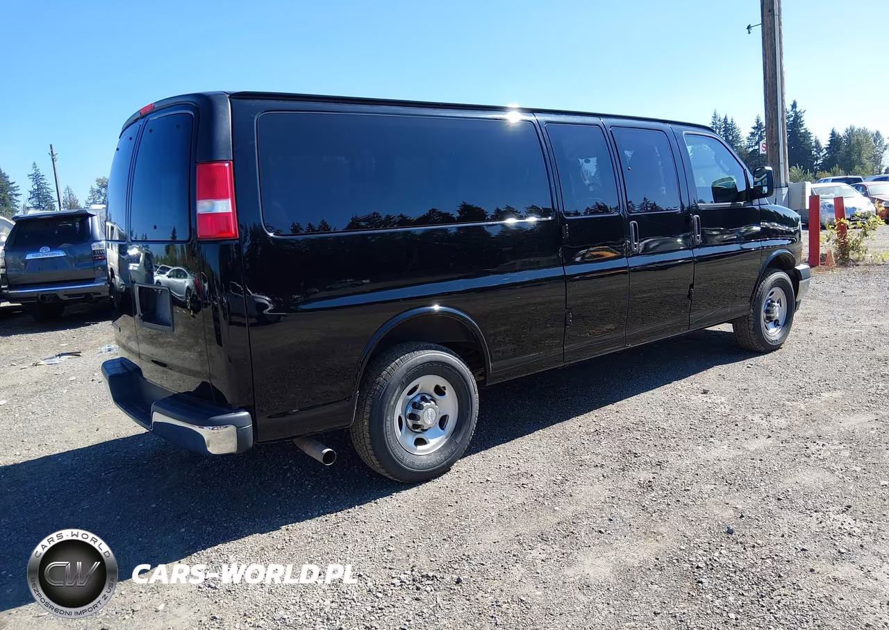 2018 Chevrolet Express 3500 Lt VIN:1GAZGPFG1J1299678 - 4
