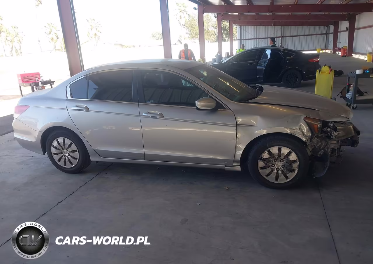 2011 Honda Accord VIN:18GCP2F32BA118569 - 14