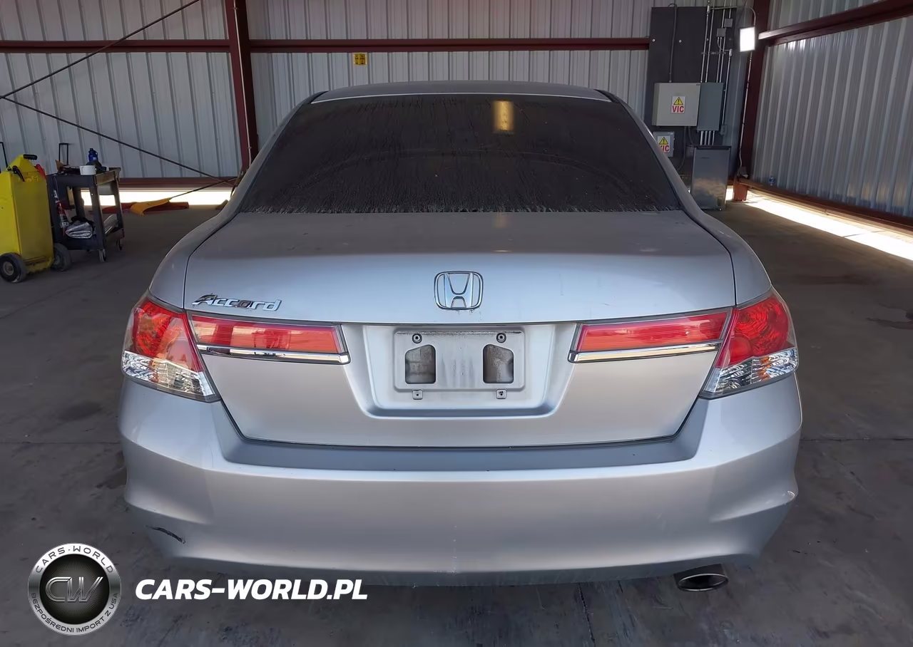 2011 Honda Accord VIN:18GCP2F32BA118569 - 17