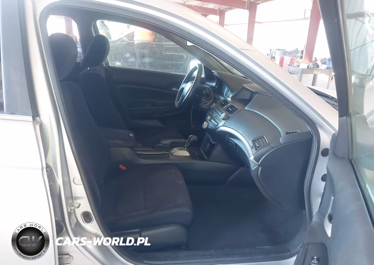 2011 Honda Accord VIN:18GCP2F32BA118569 - 5