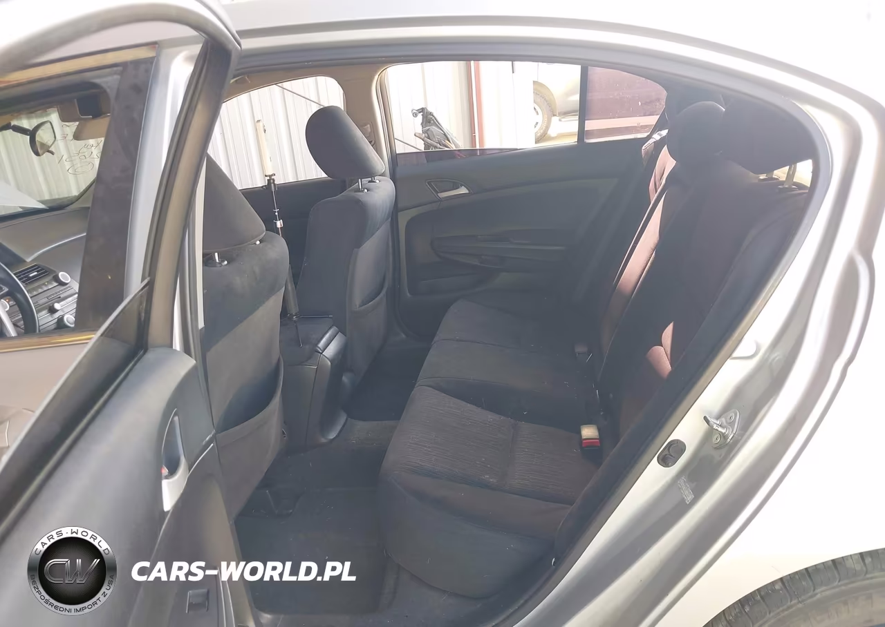 2011 Honda Accord VIN:18GCP2F32BA118569 - 8