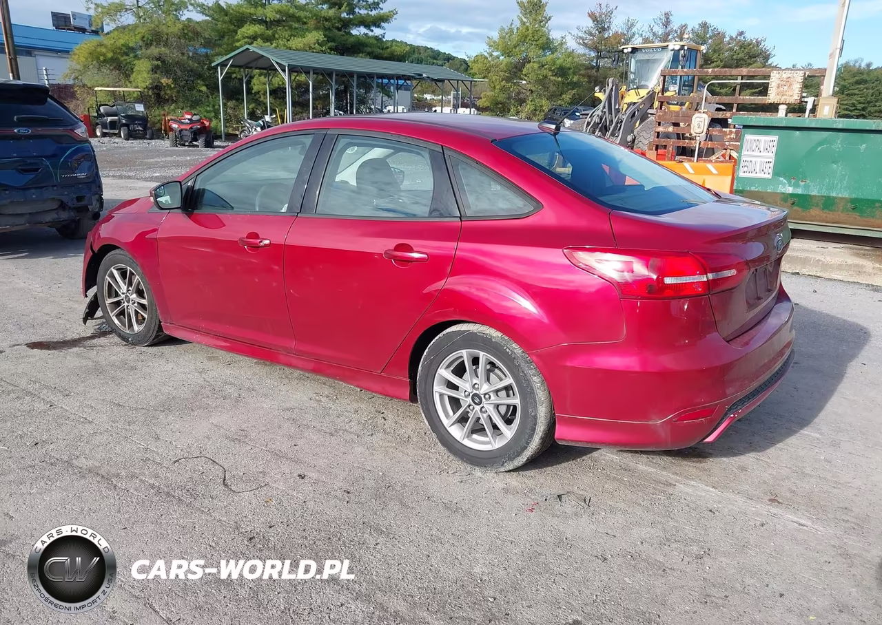 2015 Ford Focus Se VIN:1FADP3F20FL249855 - 3
