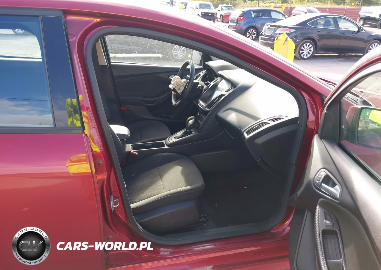 2015 Ford Focus Se VIN:1FADP3F20FL249855 - 5