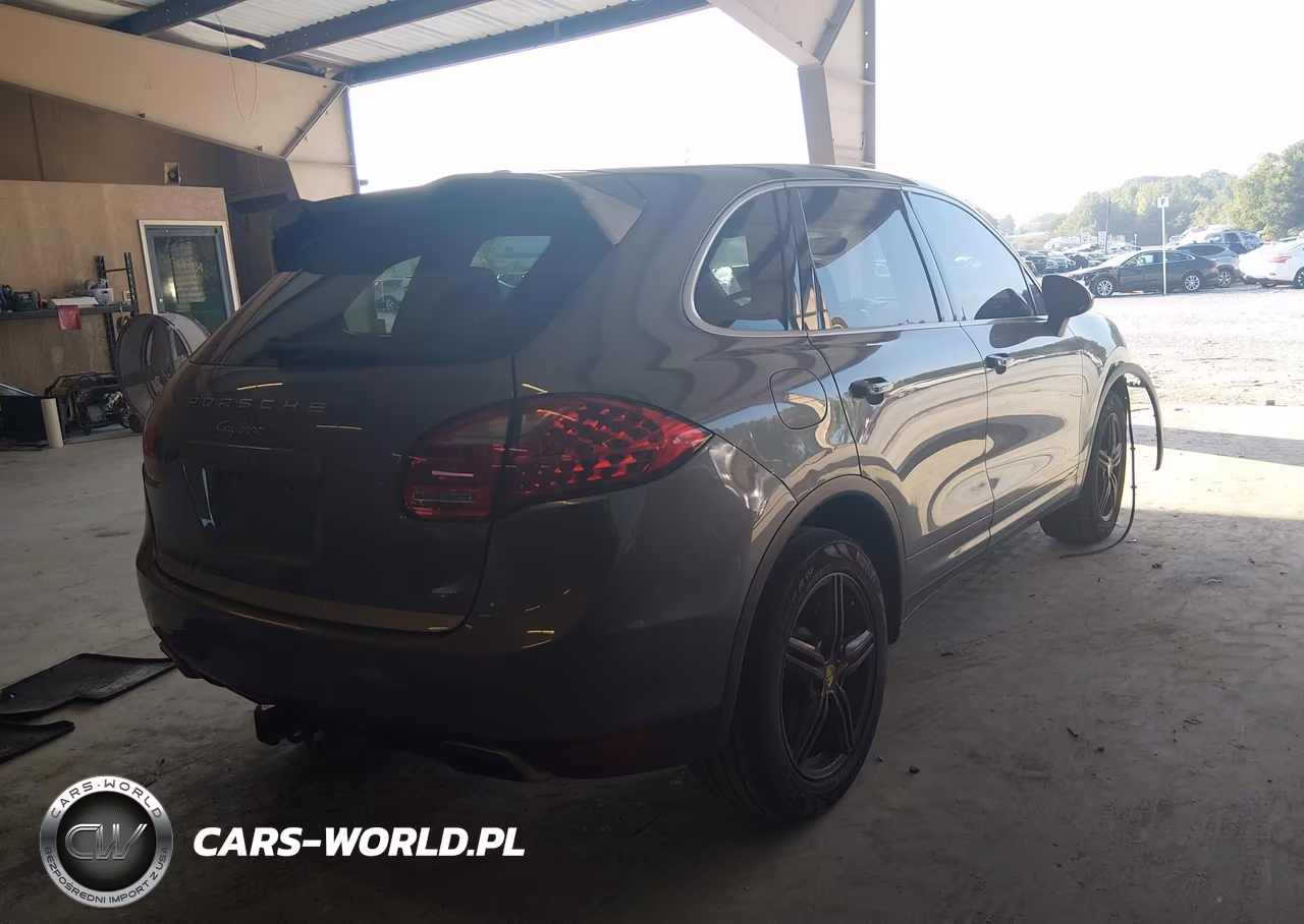 2014 Porsche Cayenne Platinum Edition VIN:WP1AA2A26ELA94497 - 4