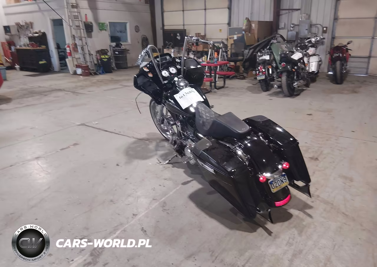 2013 Harley-Davidson Fltrx Road Glide Custom VIN:1HD1KHM16DB635085 - 3