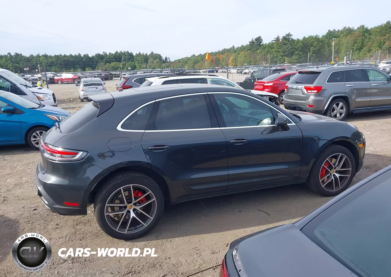 2022 Porsche Macan S VIN:WP1AG2A55NLB20905 - 13
