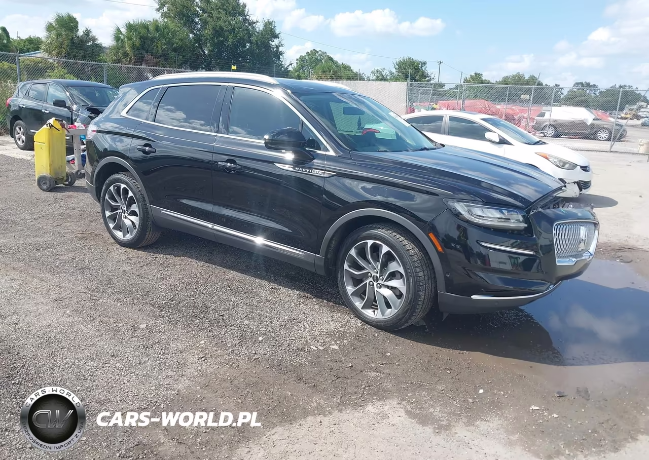 2022 Lincoln Nautilus Reserve – zdjęcie 1 z 17