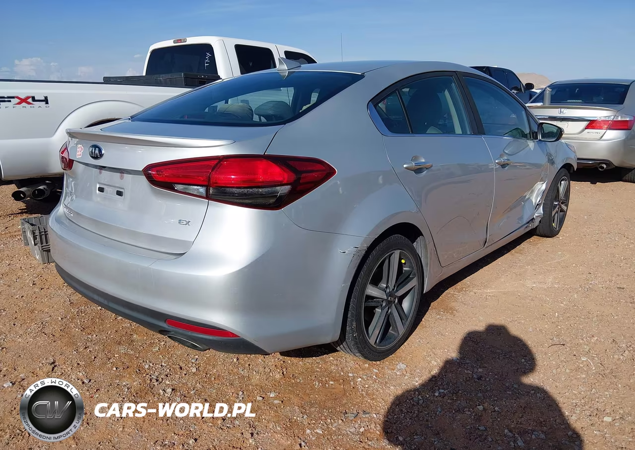 2017 Kia Forte Ex VIN:3KPFN4A88HE090685 - 4