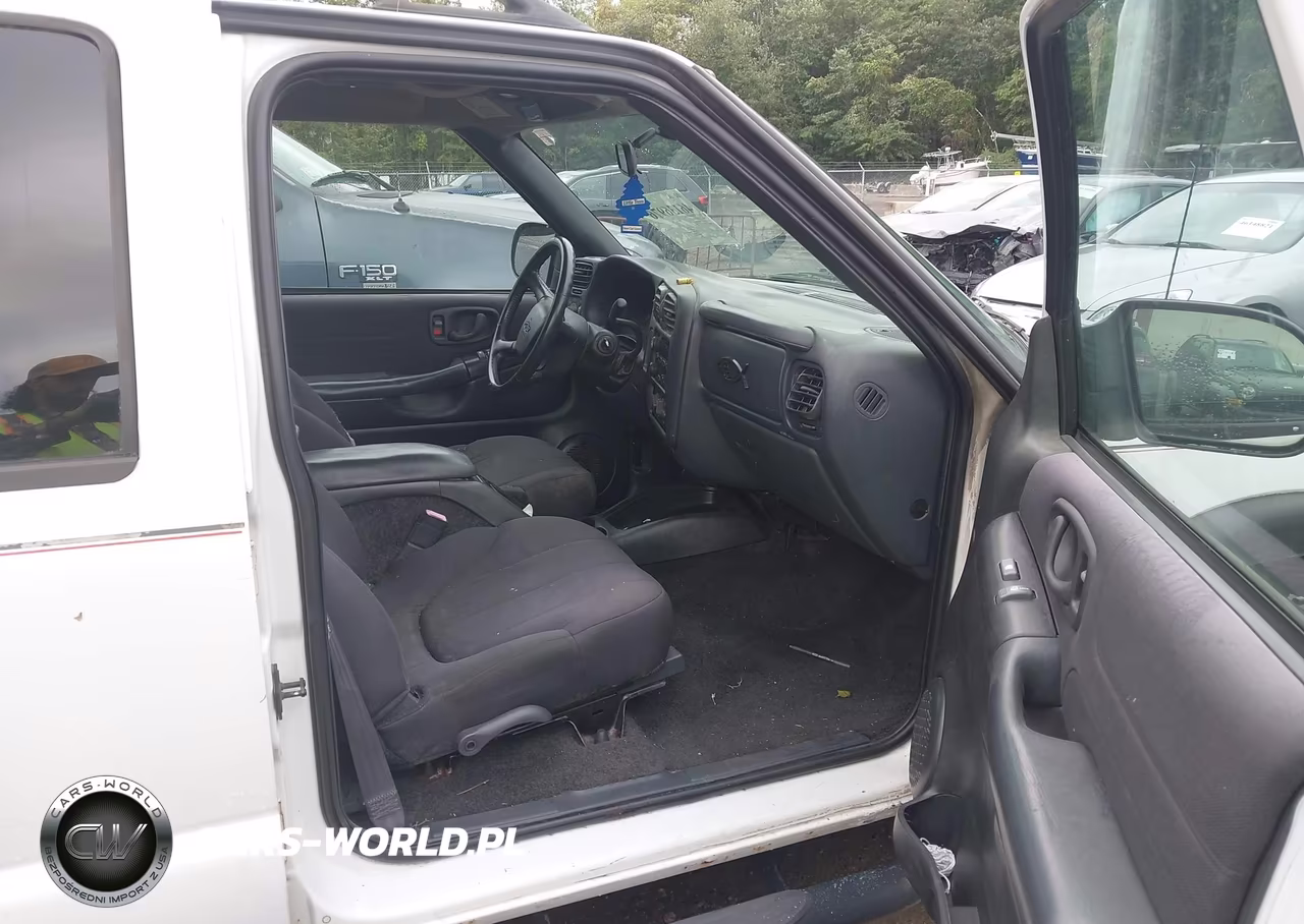 2004 Chevrolet S-10 Ls VIN:1GCDT13X84K134028 - 5