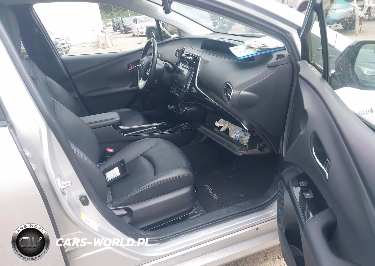 2017 Toyota Prius Four VIN:JTDKARFU9H3038809 - 5