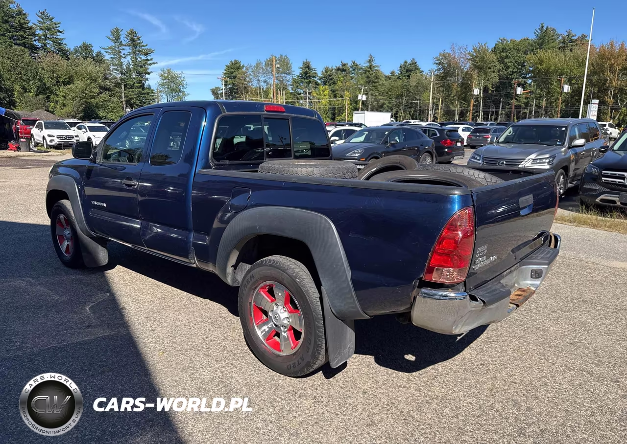 2008 Toyota Tacoma VIN:5TEUX42N18Z589486 - 3