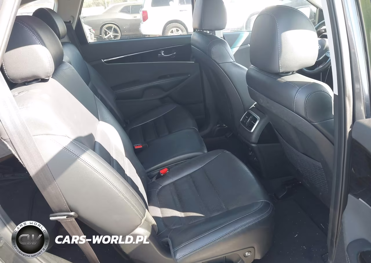 2020 Kia Sorento 3.3L Ex VIN:5XYPHDA5XLG652471 - 8