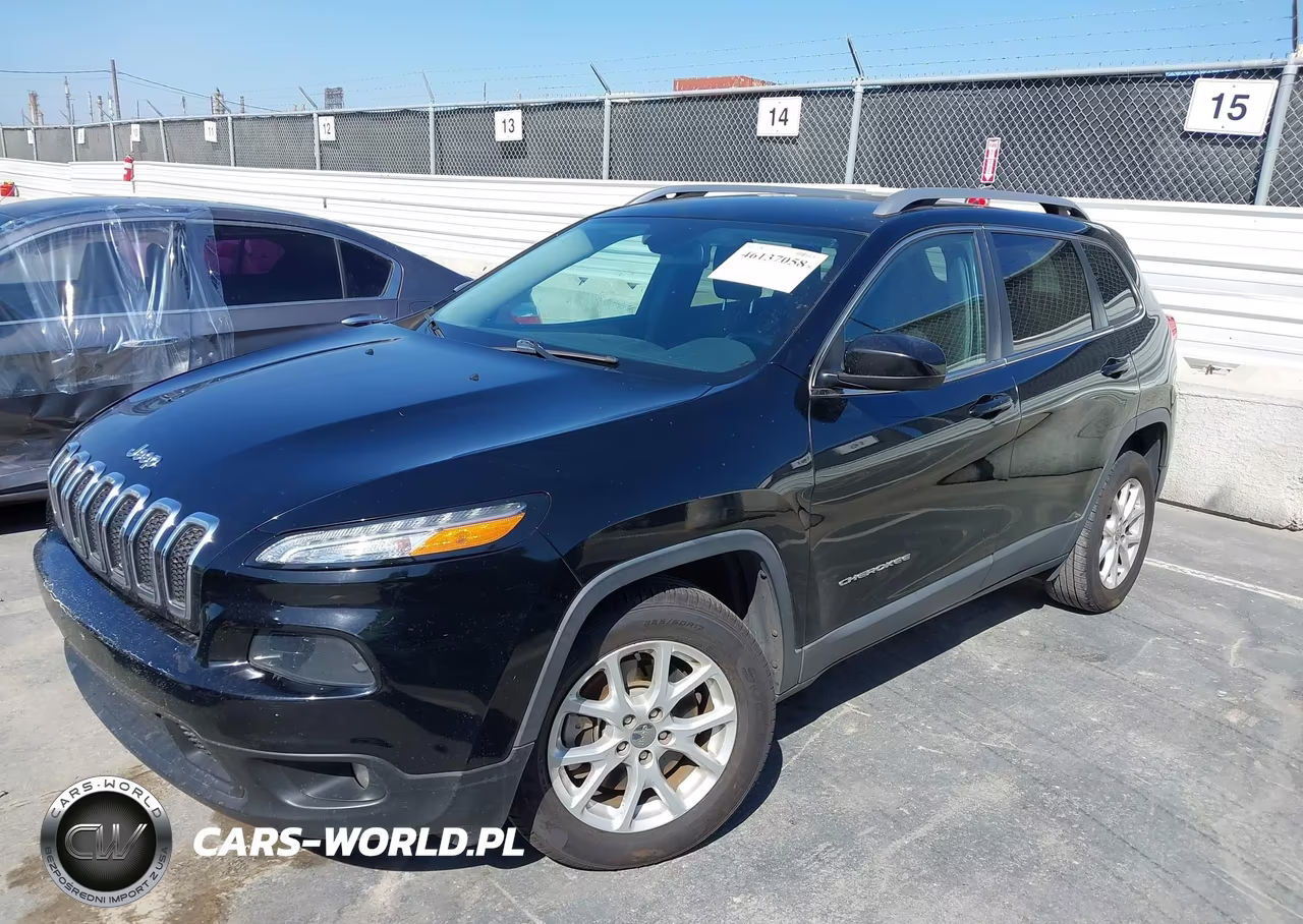 2017 Jeep Cherokee Latitude Fwd VIN:1C4PJLCB8HD221585 - 2