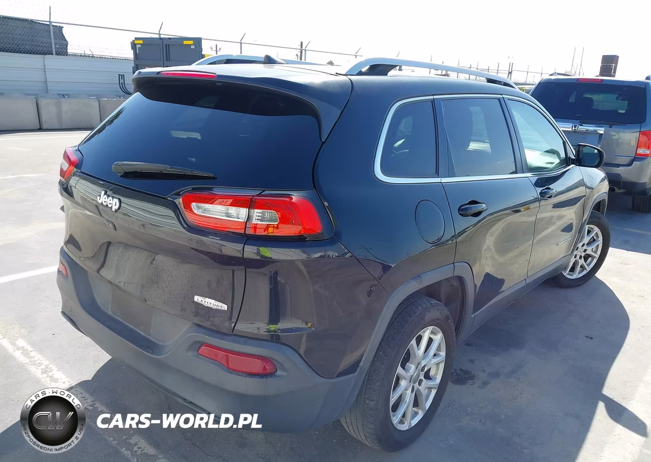 2017 Jeep Cherokee Latitude Fwd VIN:1C4PJLCB8HD221585 - 4